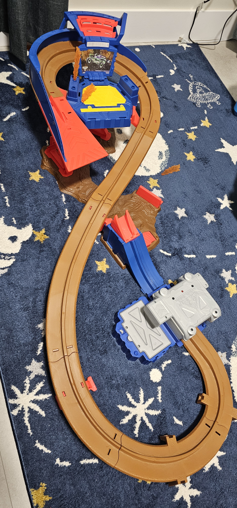 Monster Jam Supercharge Speedway Playset