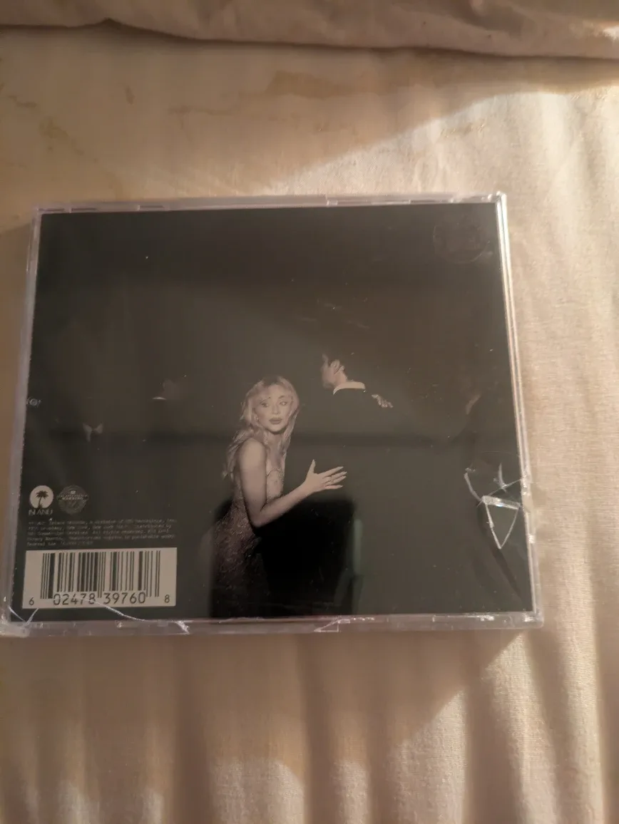 Sabrina Carpenter - Man's Best Friend CD image indicator(2)
