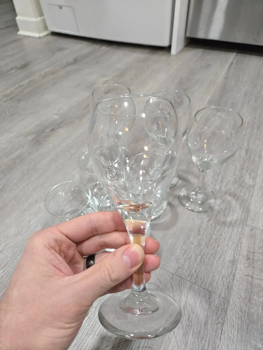 Wine and Tumbler Glass Set image indicator(3)