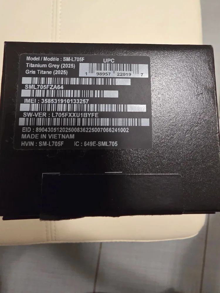 Cleanout/New Samsung Galaxy Watch Ultra Titanium Grey image indicator(2)