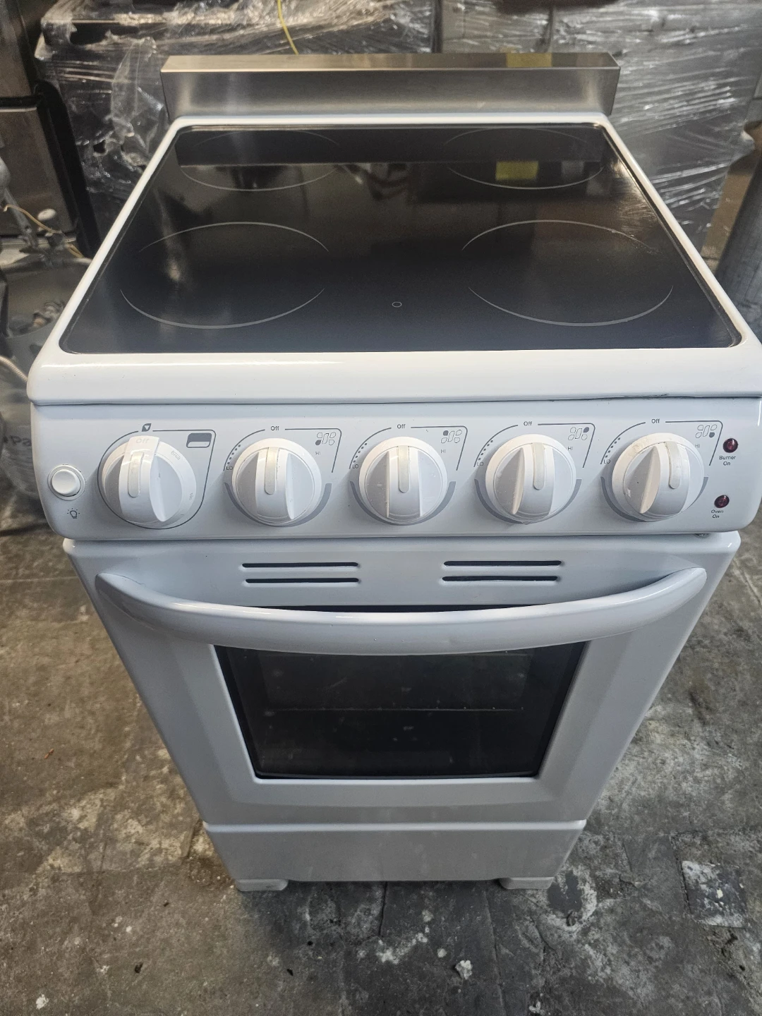 Summit 20in white glass top Electric stove