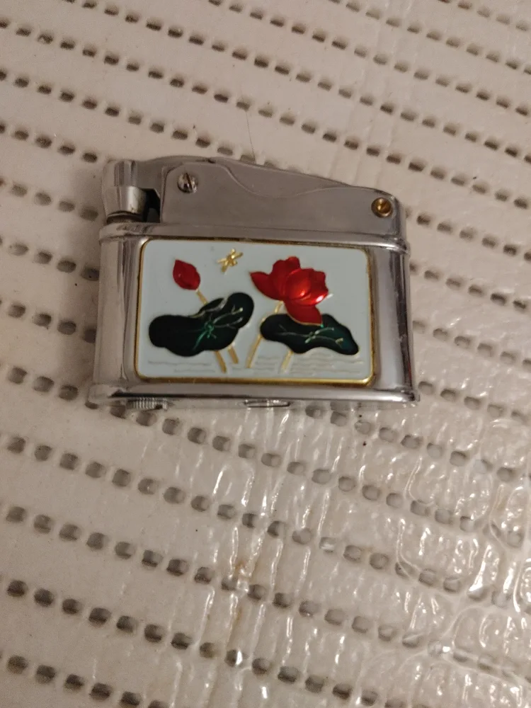 Vintage Floral Lighter