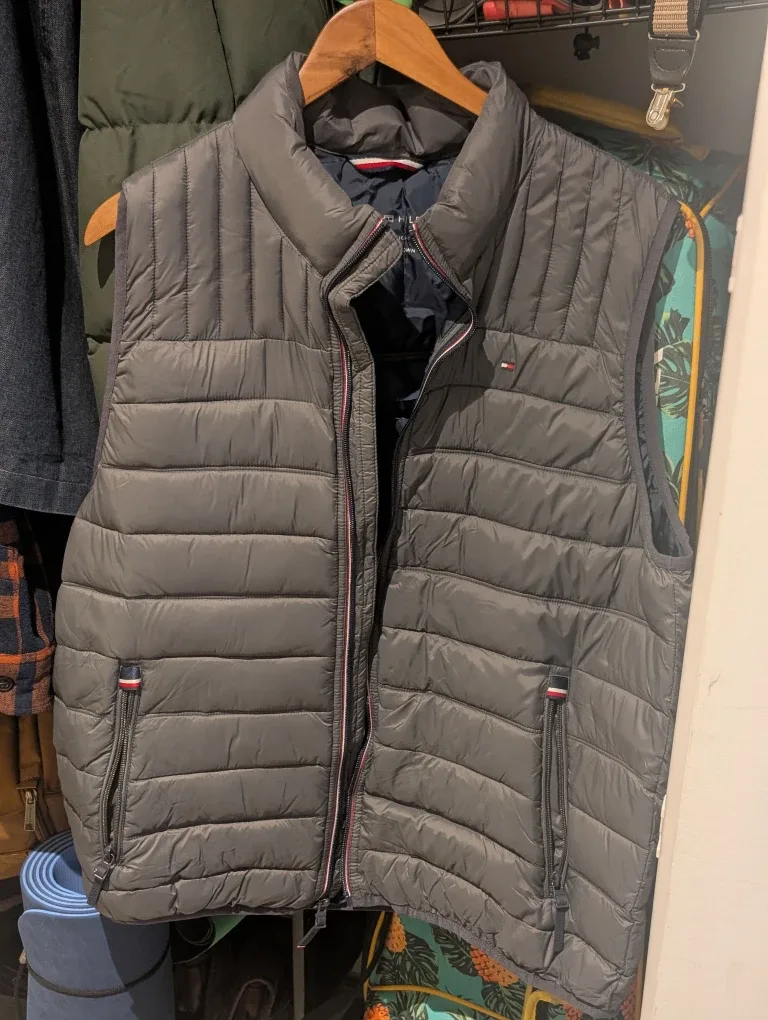 Tommy Hilfiger vest - puffer image indicator(2)