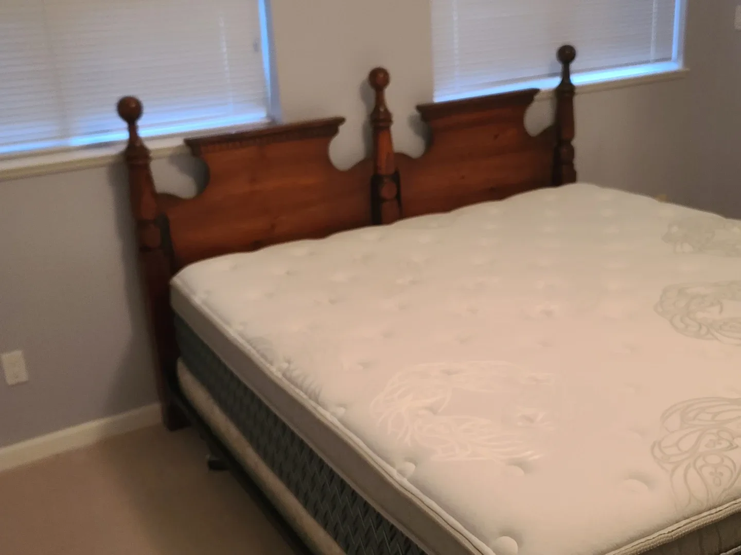 Beautyrest Silver King Mattress image indicator(2)