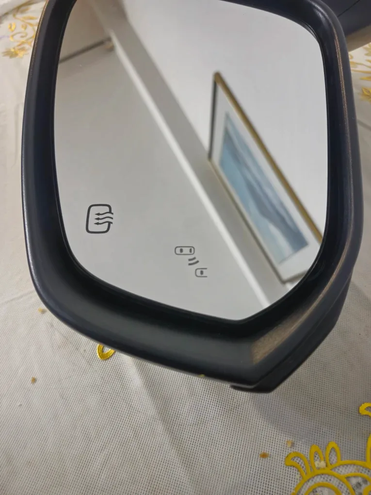Toyota sienna driver side view mirror with blind spot power OEM