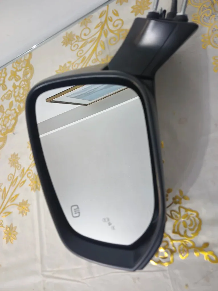 Toyota sienna driver side view mirror with blind spot power OEM image indicator(2)