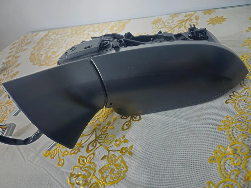 Toyota sienna driver side view mirror with blind spot power OEM image indicator(9)