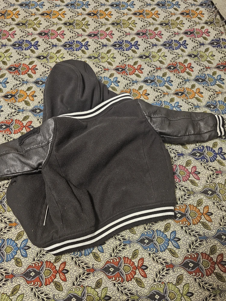 Guess Black Varsity Jacket - Size 3 - photo 5