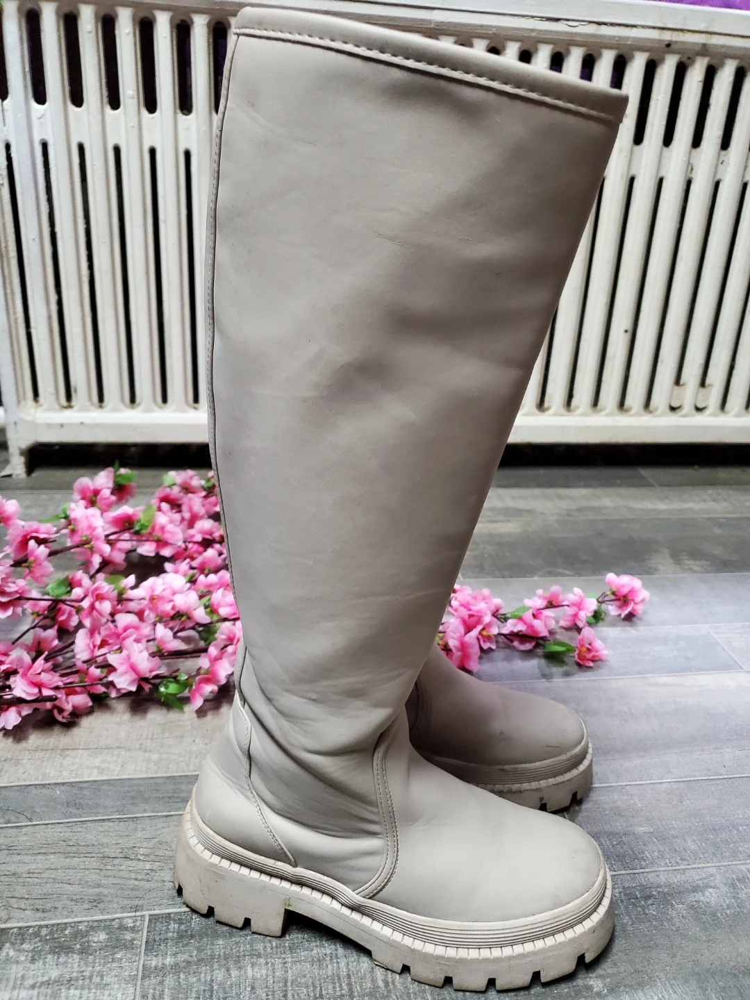 Cassietta off-white/light grey knee high boots -- Size 7 - photo 3
