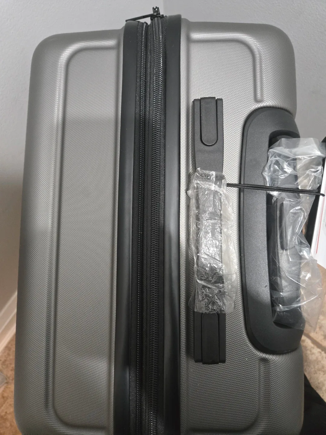 Medium Hardside Luggage - New! image indicator(4)