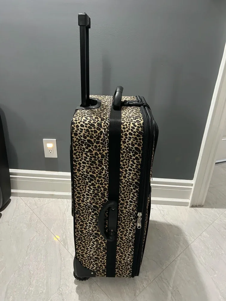 Leopard Print Luggage Set - 26" and 29" image indicator(5)