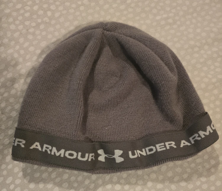 #Cleanout-Under Armour Beanie - Size L