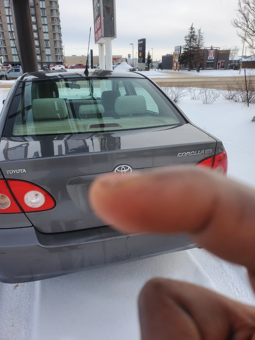 Toyota Corolla LE Sedan - Great Condition! - photo 5
