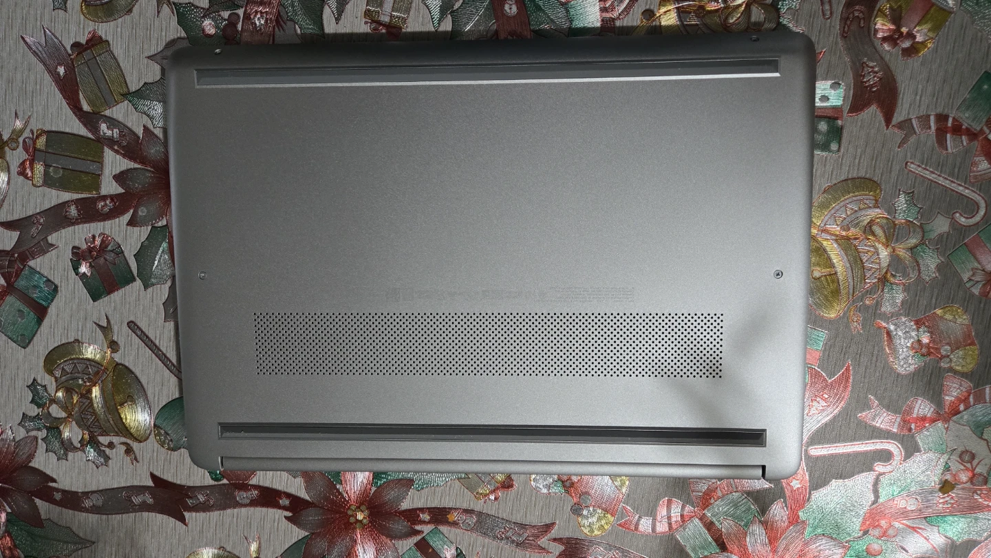 HP Laptop - Like New - photo 5
