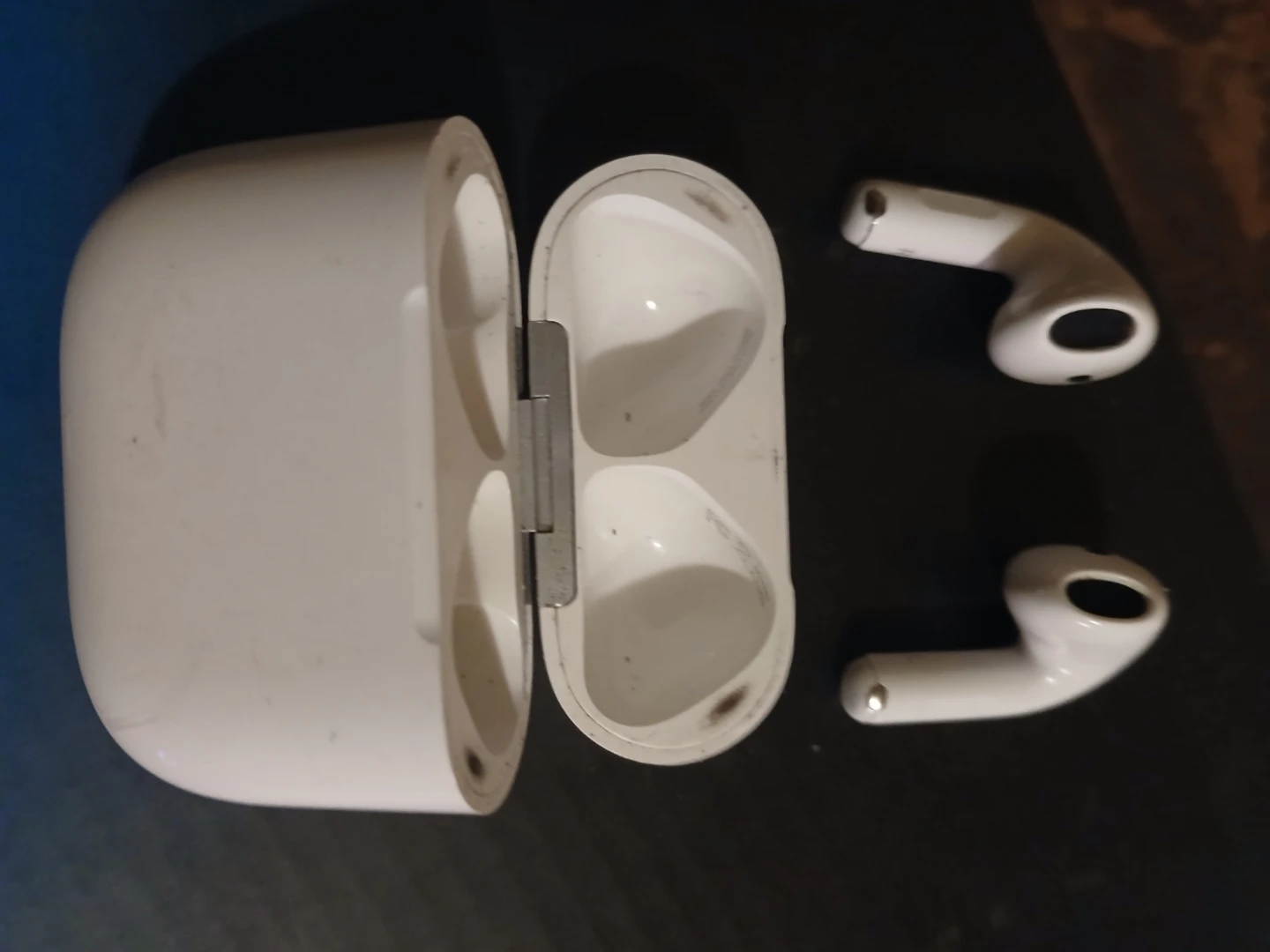 Apple AirPods with Charging Case