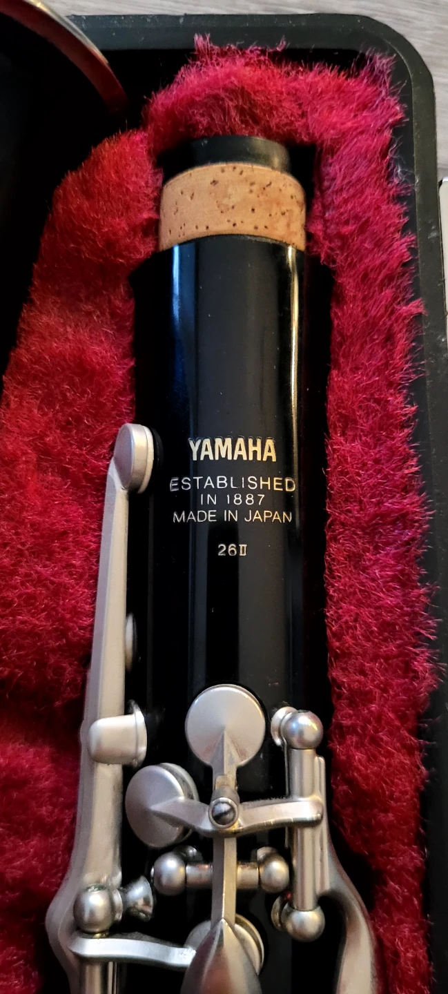 Yamaha Clarinet & stand  Free, come and collect - photo 2
