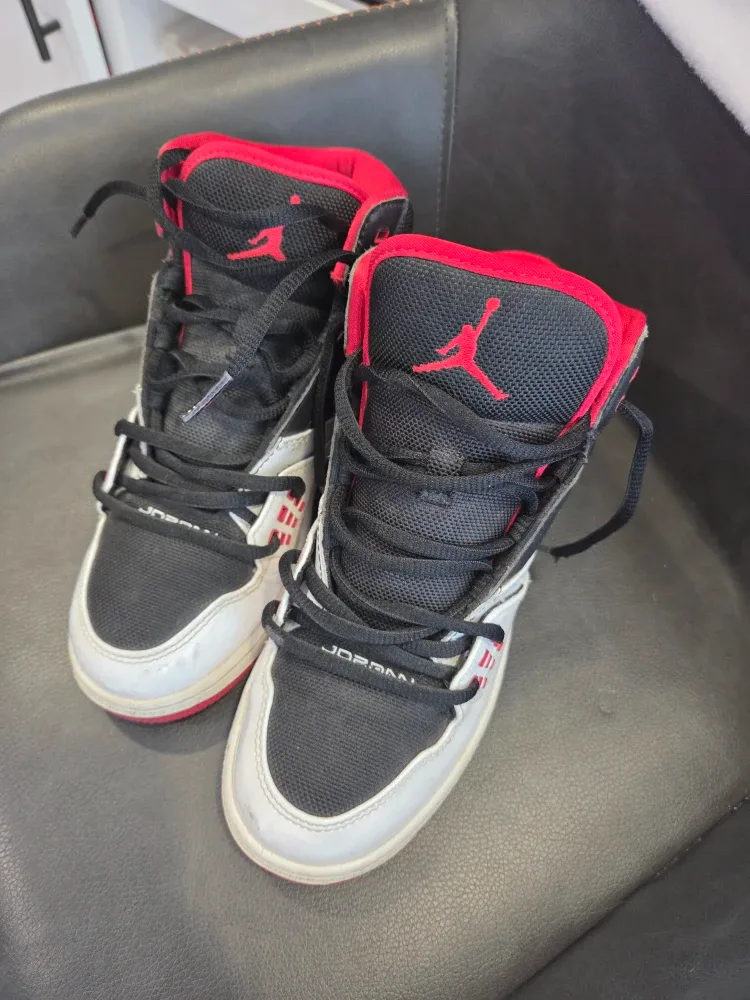 Jordan 23 Kids Black/Red/White Shoes - Size 4.5Y