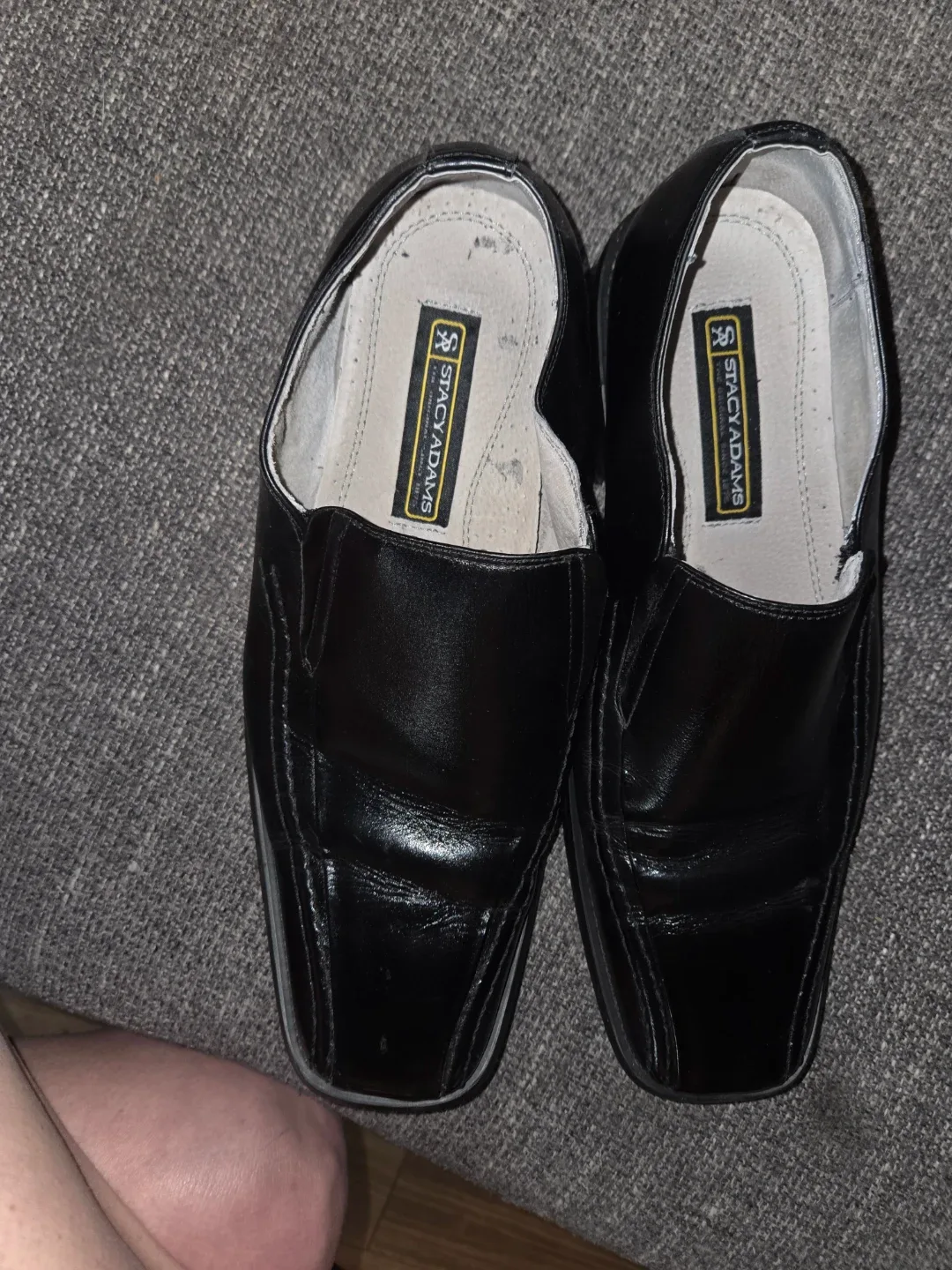 Stacy Adams Men's Beau Slip-On loafers. image indicator(6)