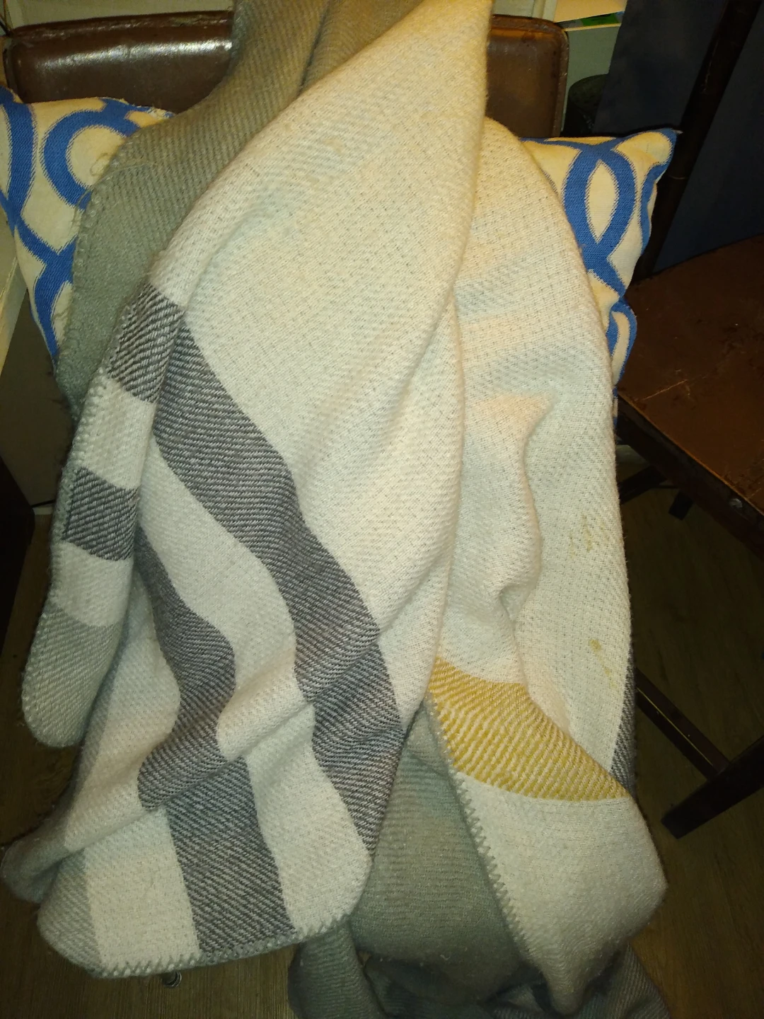 Beautiful cashmere cape - photo 2