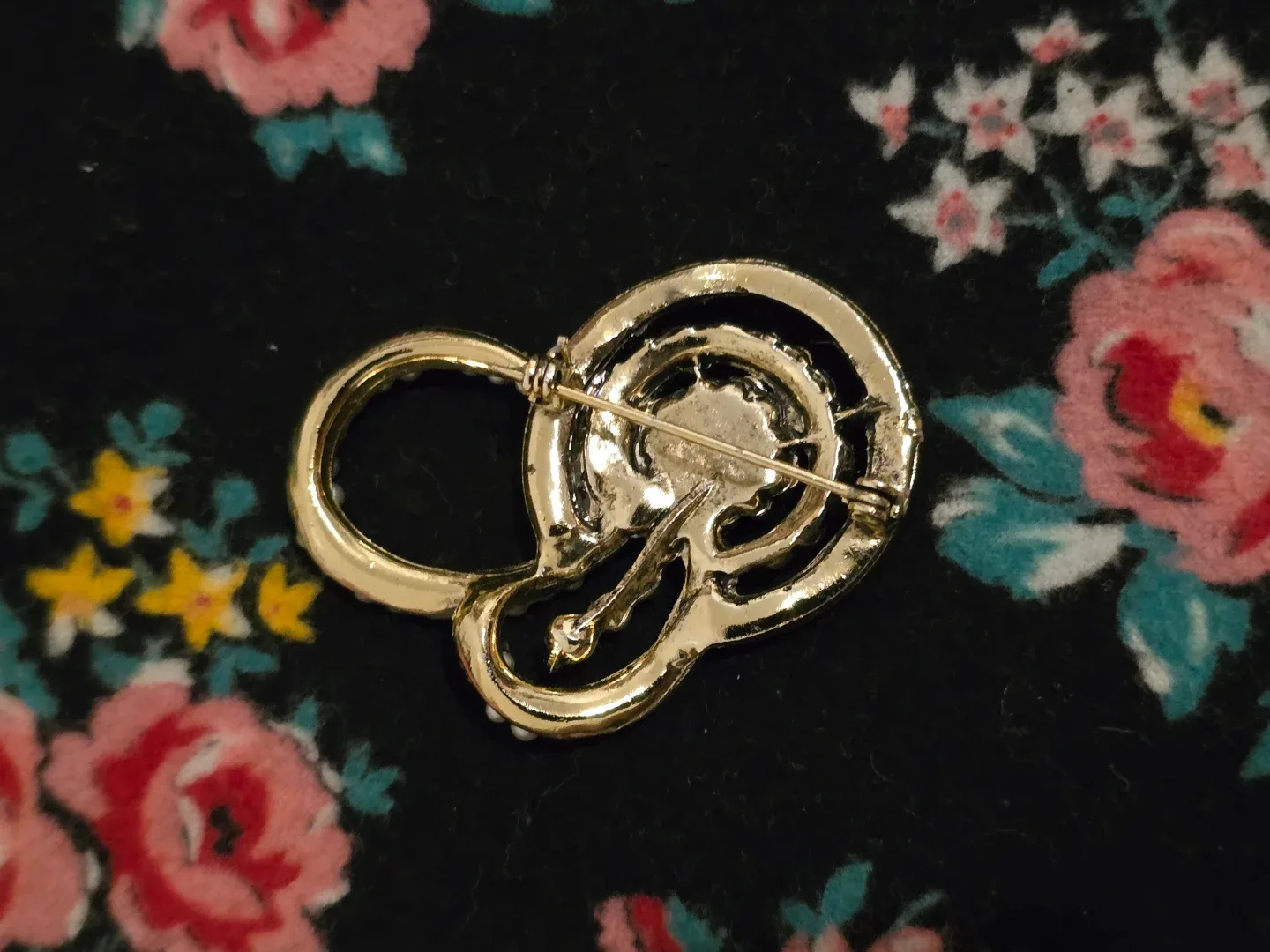 Vintage Rhinestone Swirl Spiral Style Brooch Excellent Condition image indicator(2)