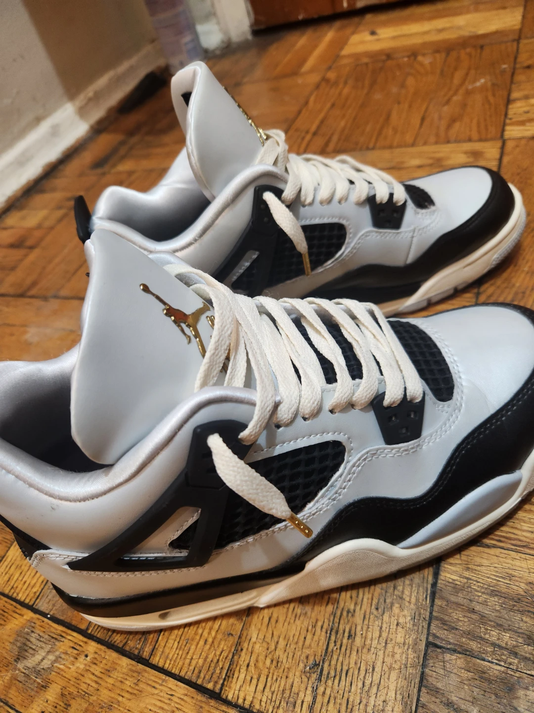 Air Jordan 4 Retro (GS) Size 7Y - photo 3