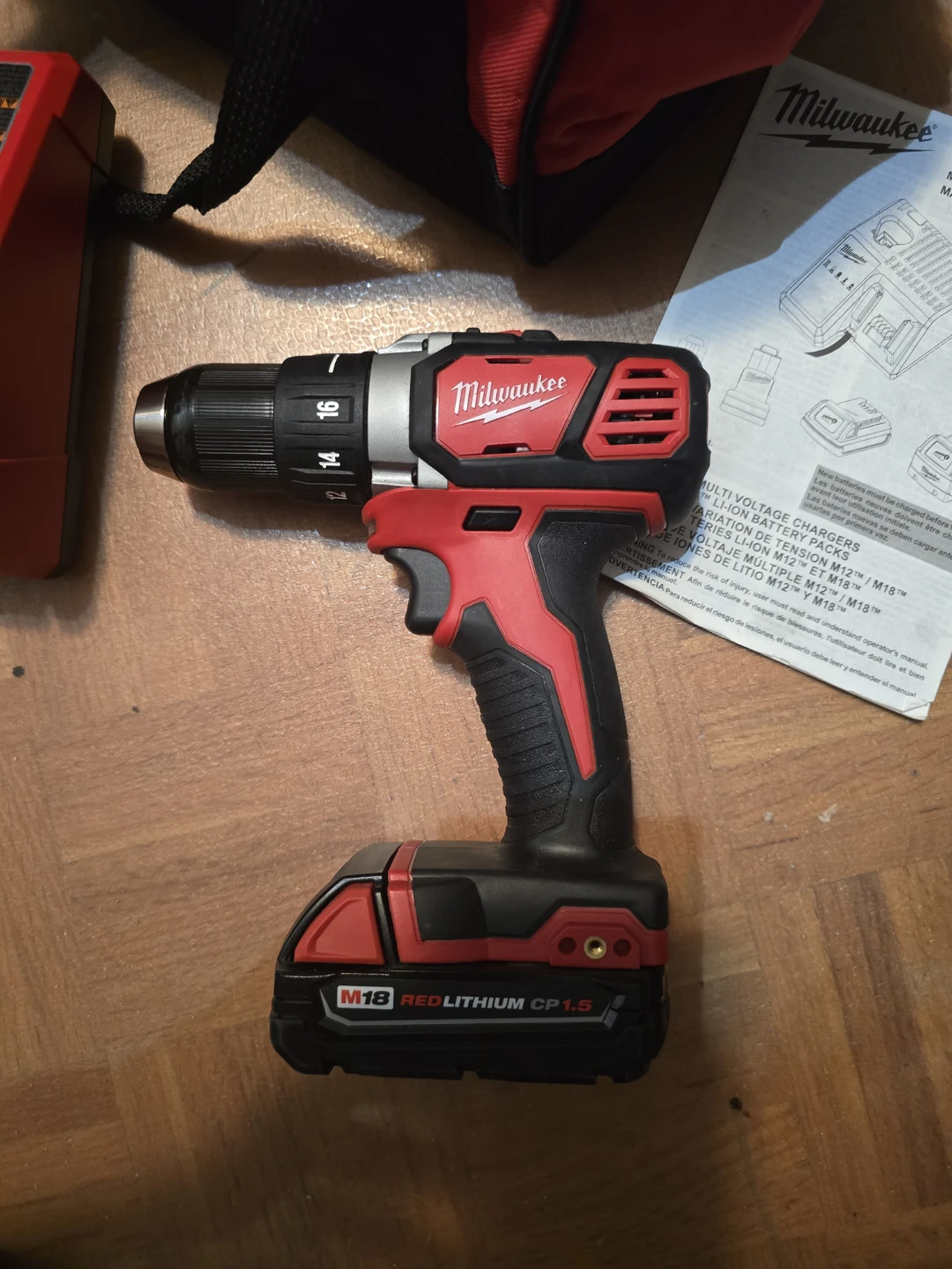 Milwaukee M18 Cordless Drill Driver Kit w/ Charger & Bag - photo 2