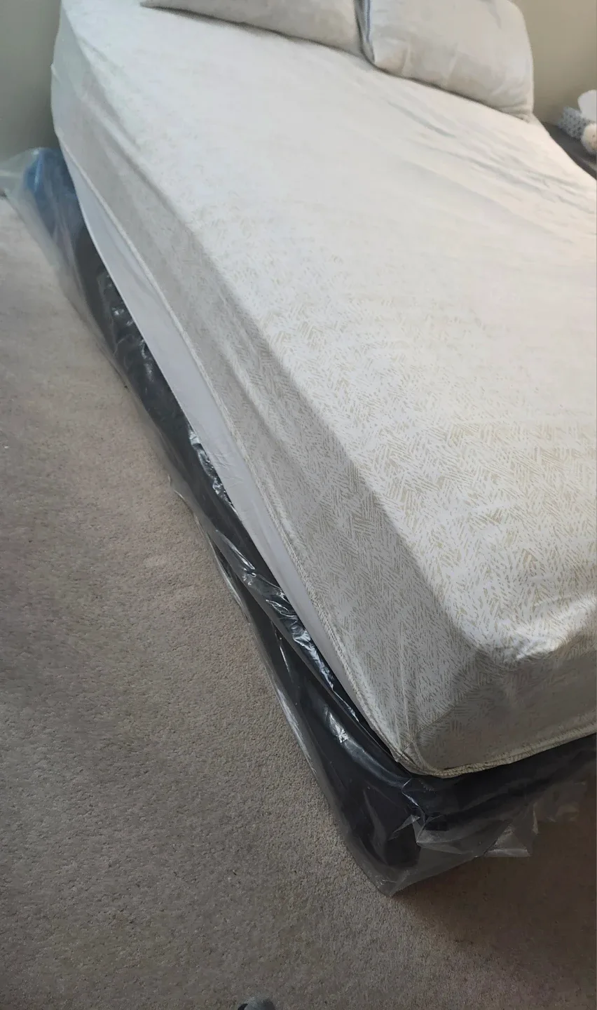 Queen Size Box Spring – Excellent Condition image indicator(2)
