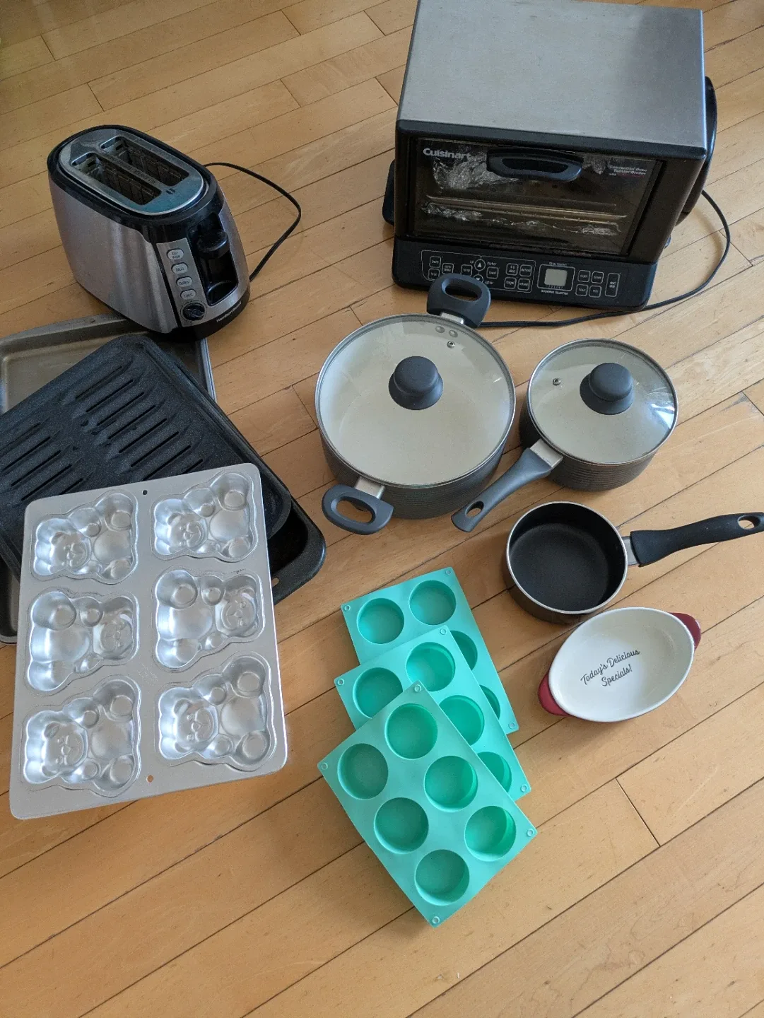 Cuisinart Toaster Oven, Pots, Pans, Baking Molds