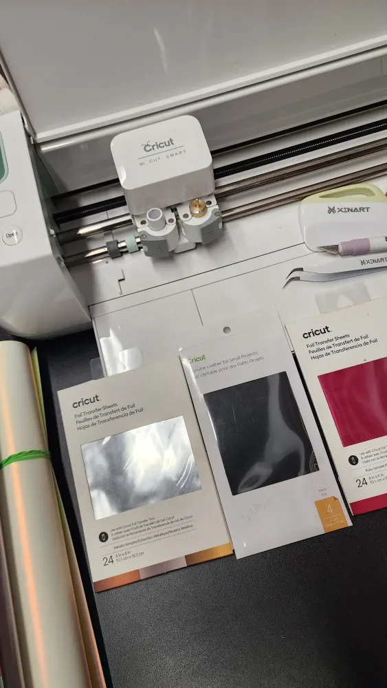 Cricut Explore Air  + Supplies image indicator(2)