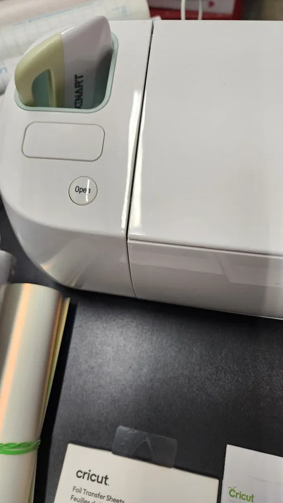 Cricut Explore Air  + Supplies image indicator(7)