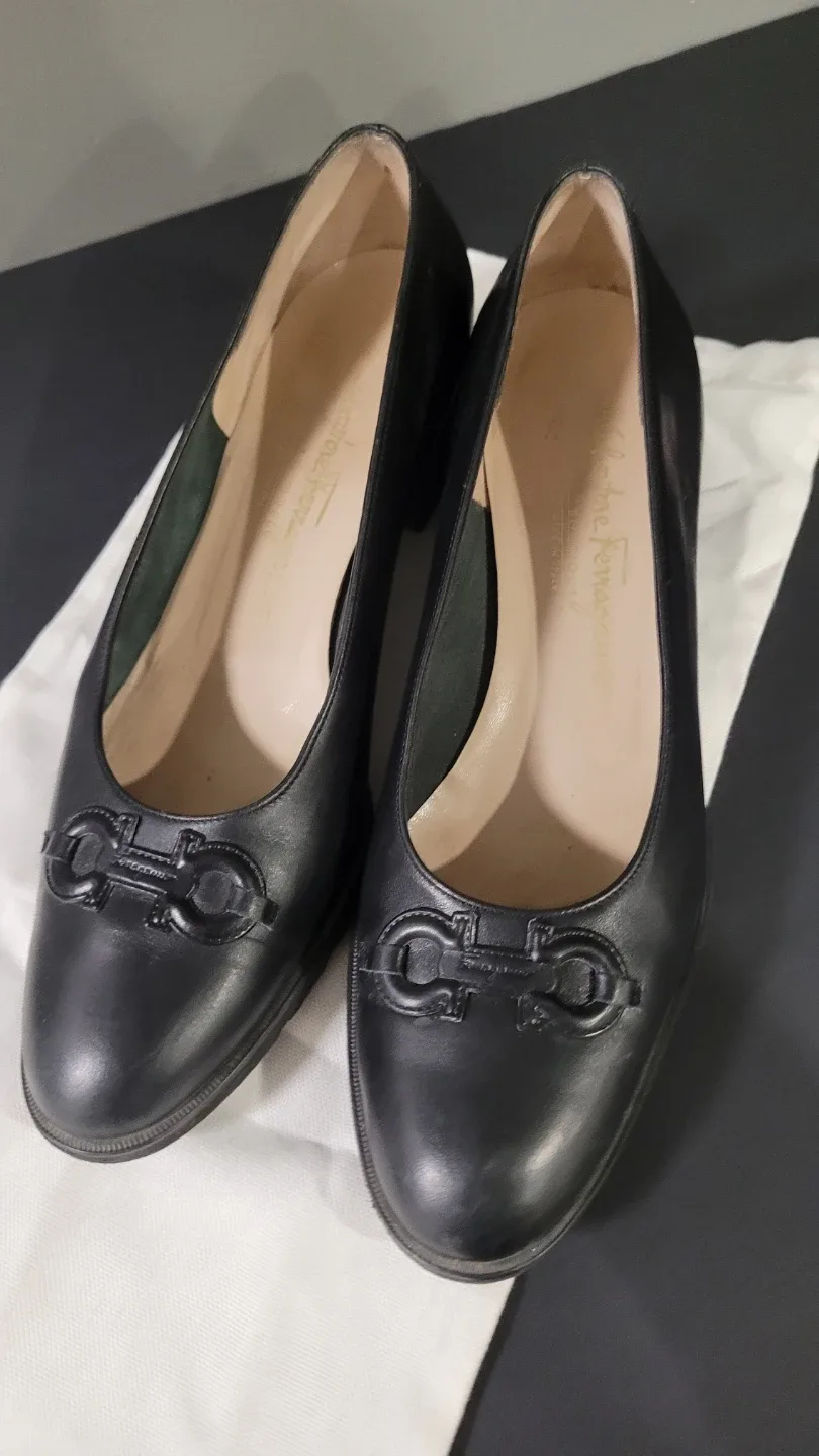 Salvatore ferragamo size 9 image indicator(4)