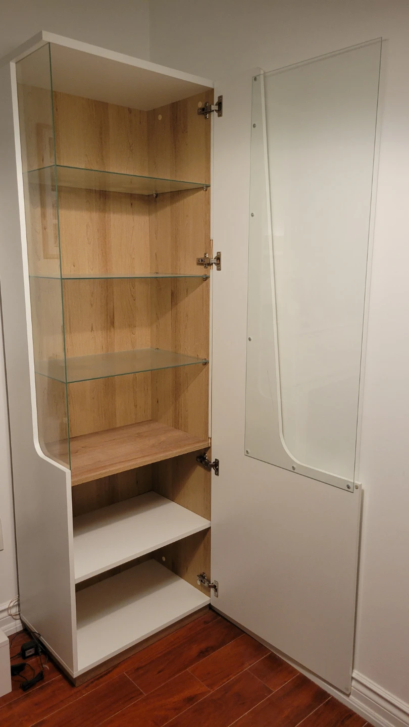 White wooden glass display cabinet with lighting - photo 3