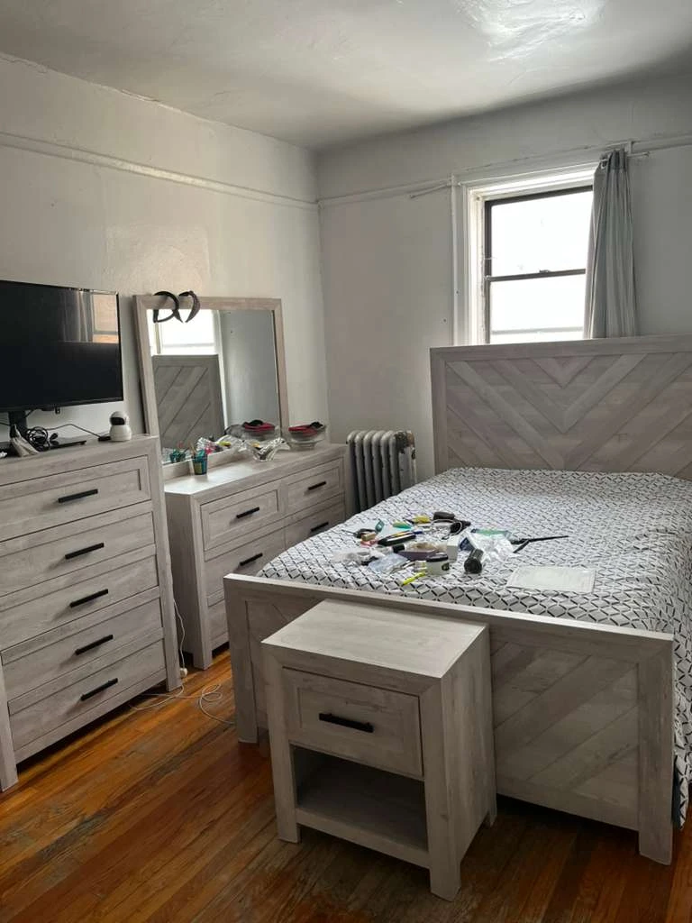 Bedroom Set - Bed, Nightstand, Dresser, Mirror - photo 3