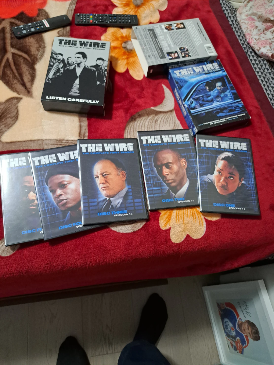 The Wire: The Complete First Season DVD Set - photo 3