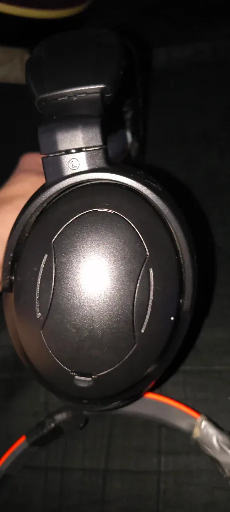 TT Black Wireless Headphones image indicator(3)