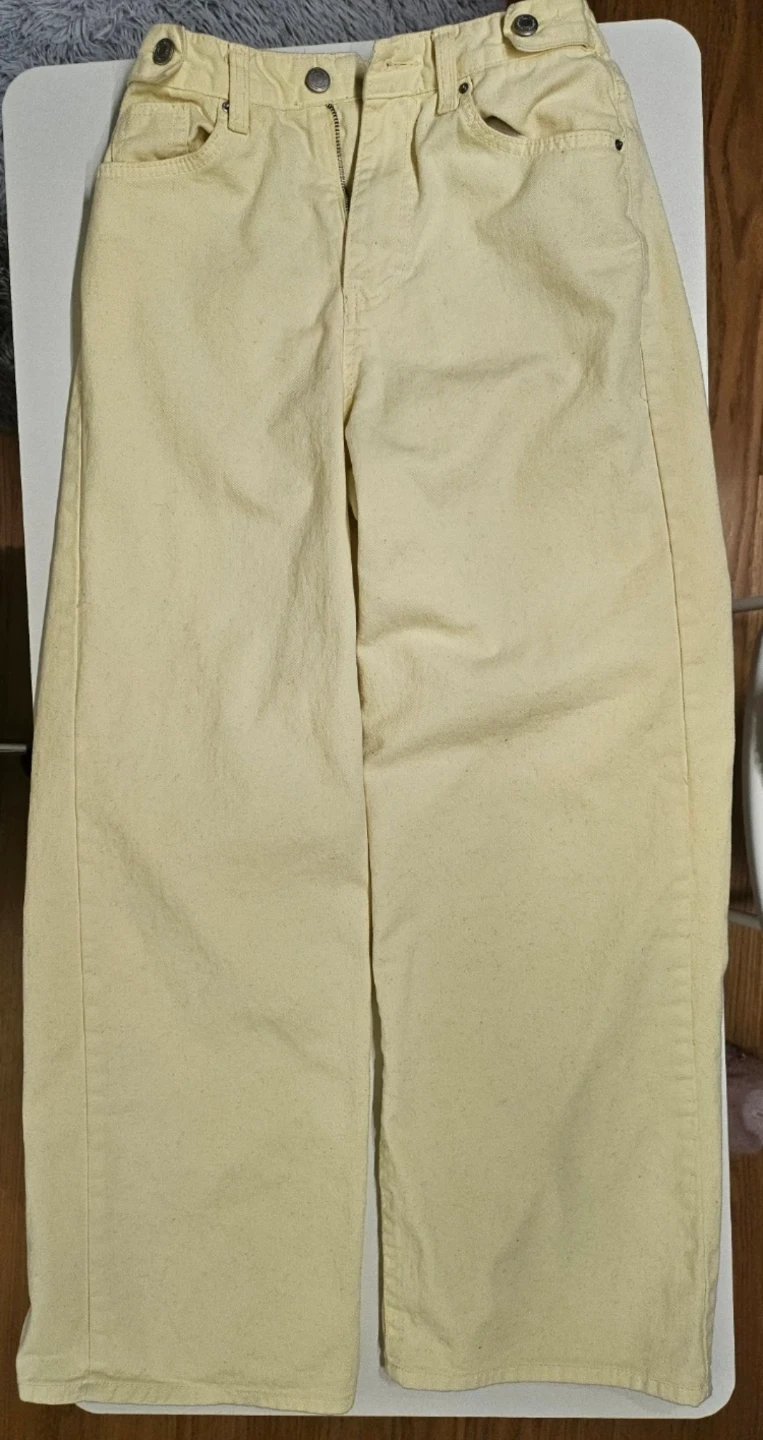 Lemon colour pants