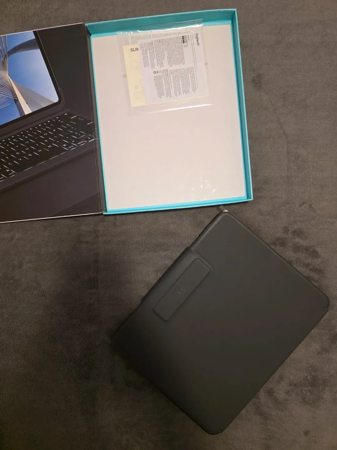 Logitech Slim Folio Pro Keyboard For Apple iPad Pro 12.9" image indicator(4)