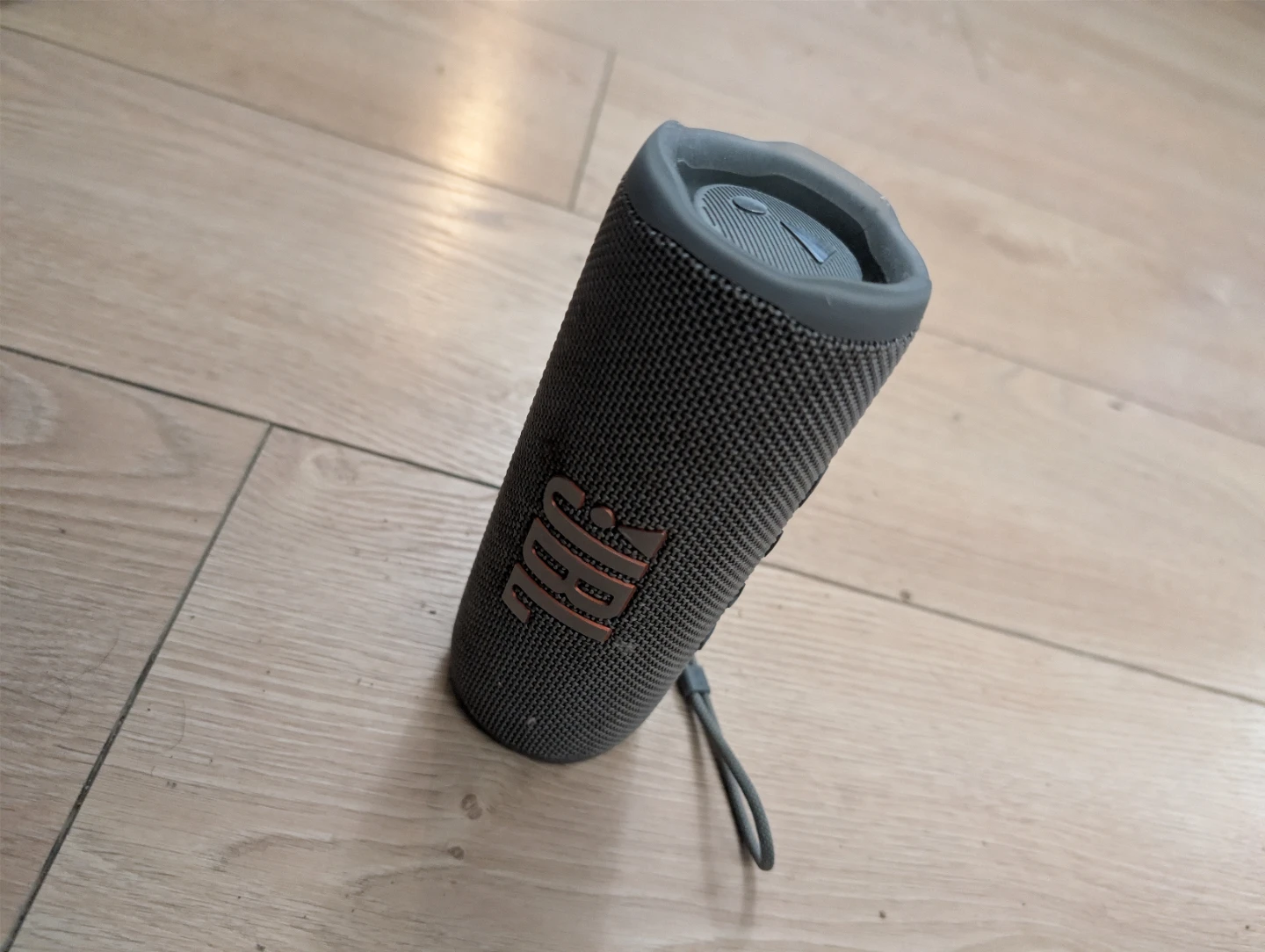 JBL Flip 6 Grey Portable Bluetooth Speaker - photo 4