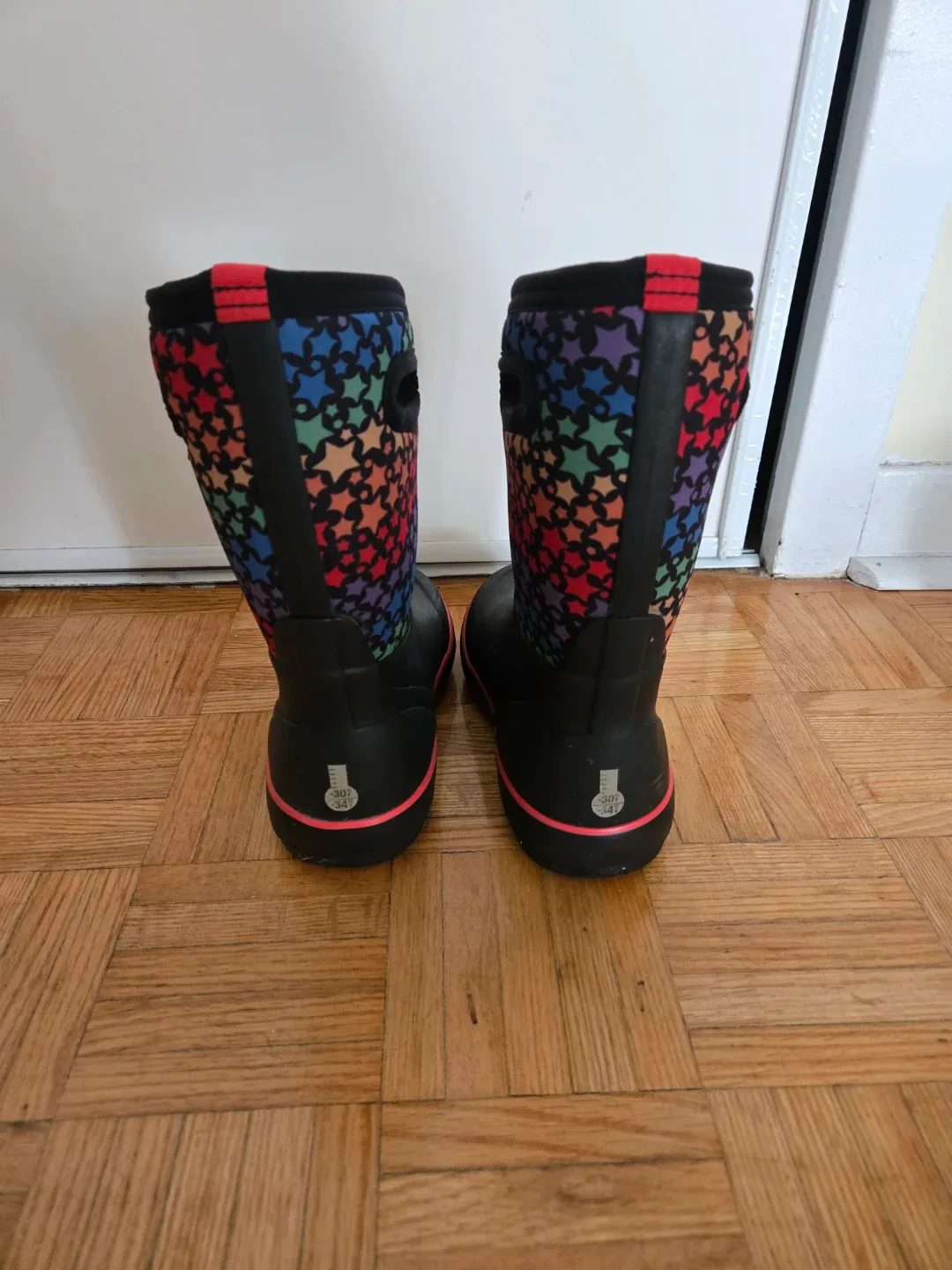 Bogs Black winter Boots Size US2 image indicator(2)