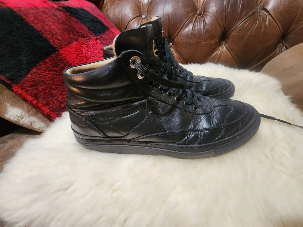 Cesare Paciotti 4US Black Leather High-Top Sneakers image indicator(2)