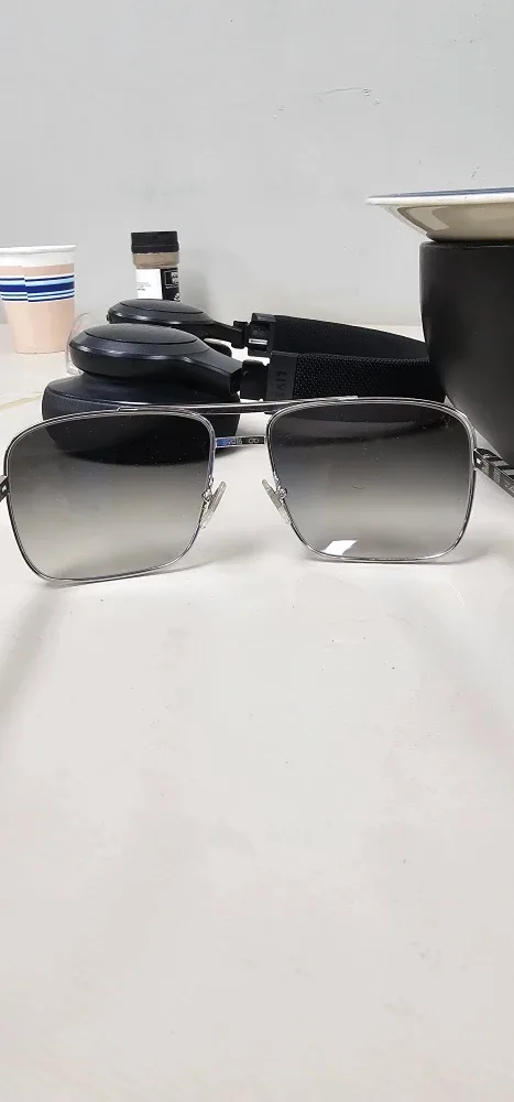Louis Vuitton Sunglasses image indicator(3)