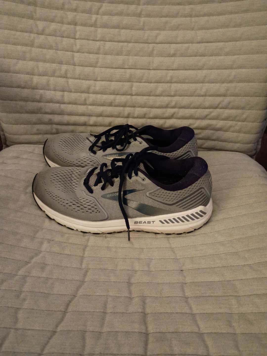 Brooks Beast 20 Gray Running Shoes - Size 10.5 - photo 2