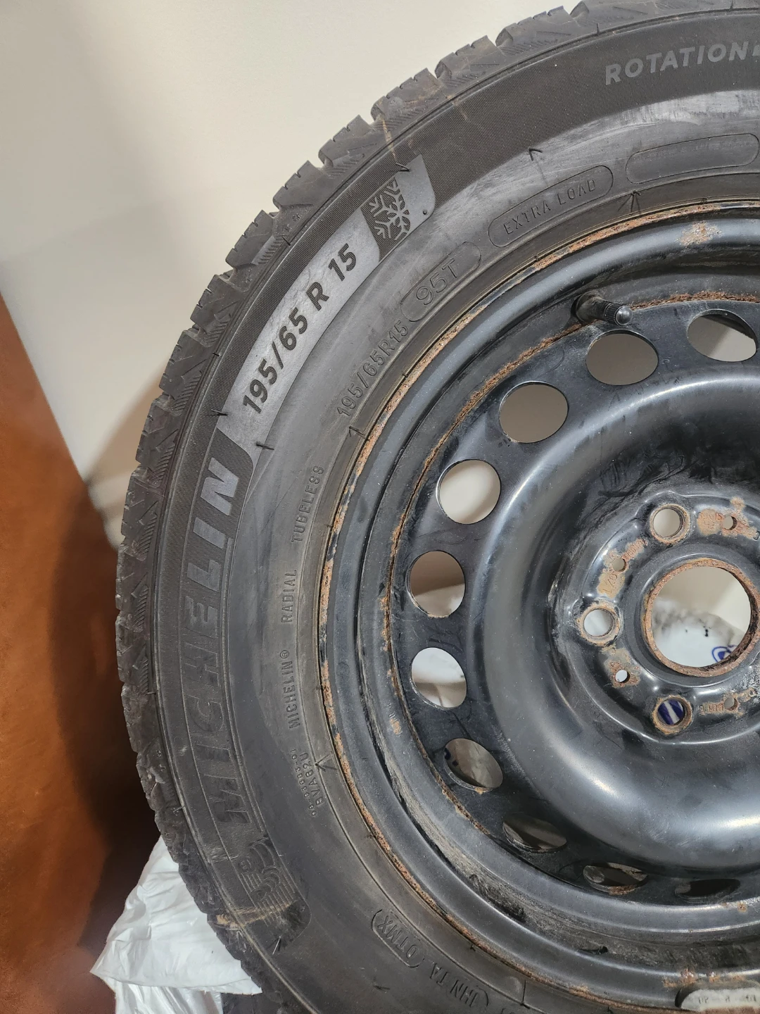 Michelin X-Ice Snow Tires 195/65R15 - photo 2