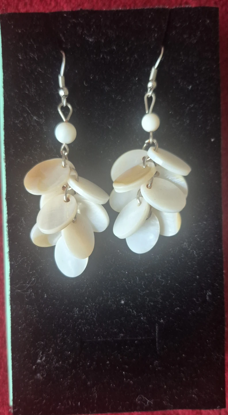 Shells Dangle Earrings - Mother of Pearl Style