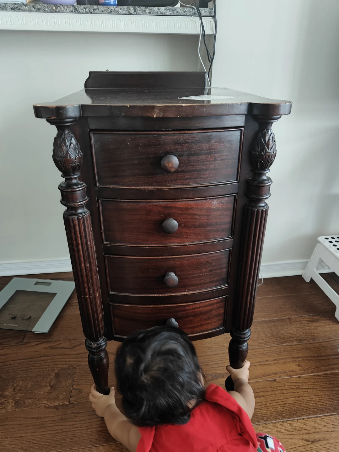 Antique Style Mahogany Side Table - photo 3