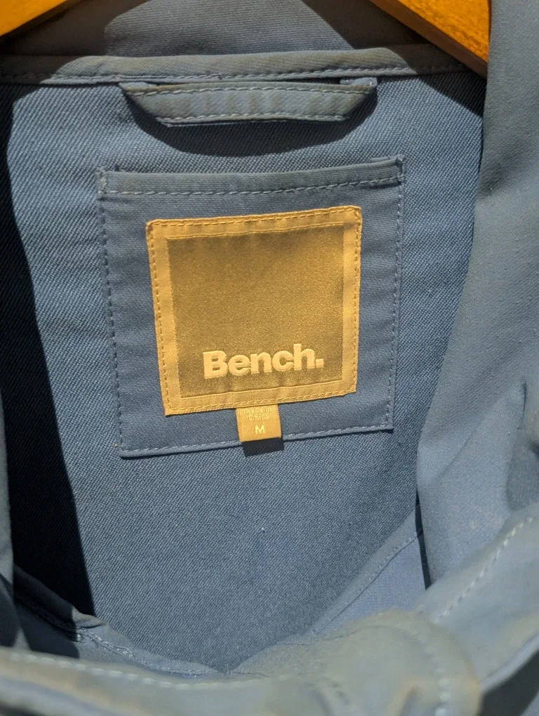 Bench jacket - Spring athletic wear image indicator(2)