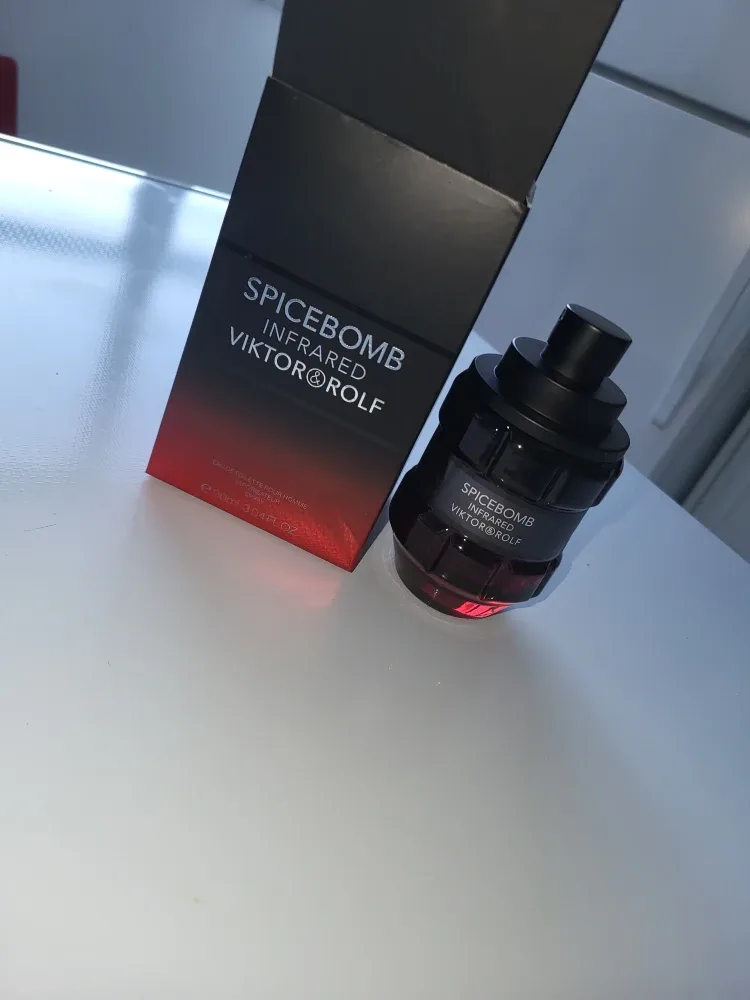 Viktor&Rolf Spicebomb Infrared 90ml image indicator(3)