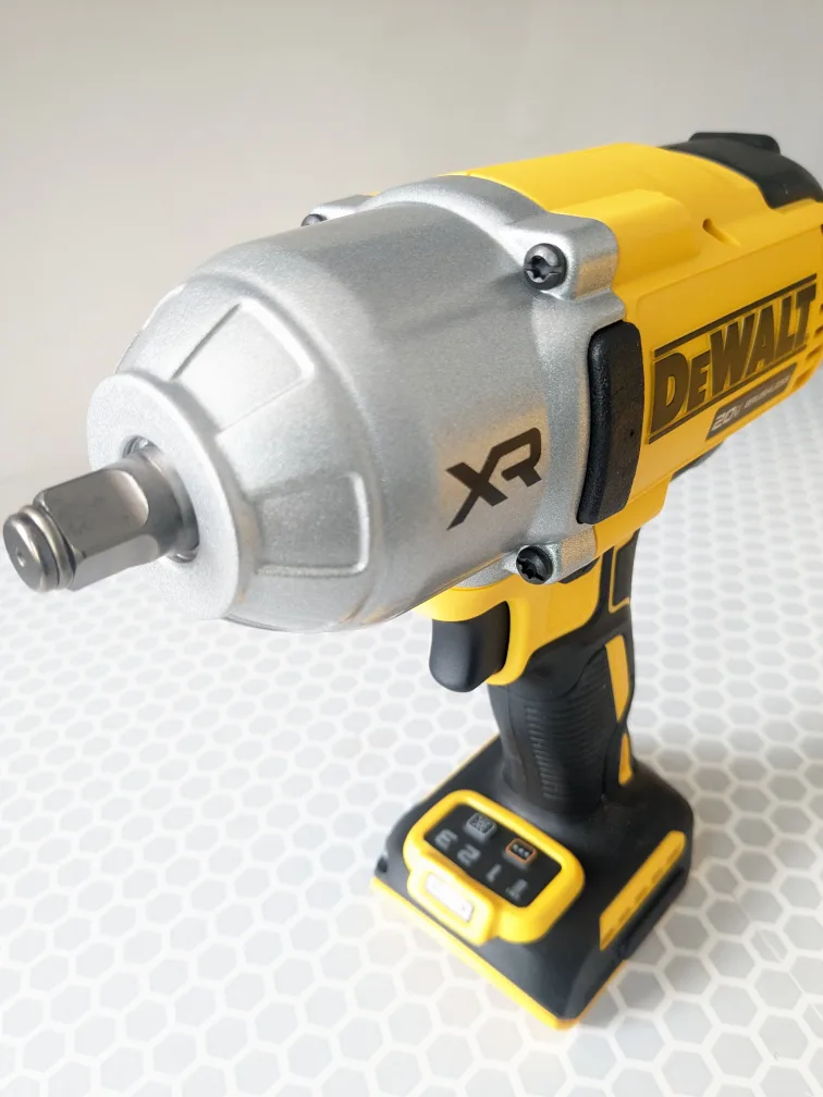 20V Max DeWalt XR -HIGH TORQUE 1/2" Impact Wrench