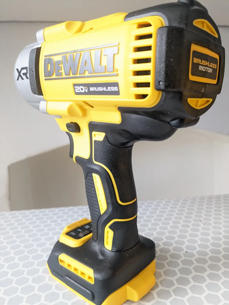 20V Max DeWalt XR -HIGH TORQUE 1/2" Impact Wrench image indicator(3)