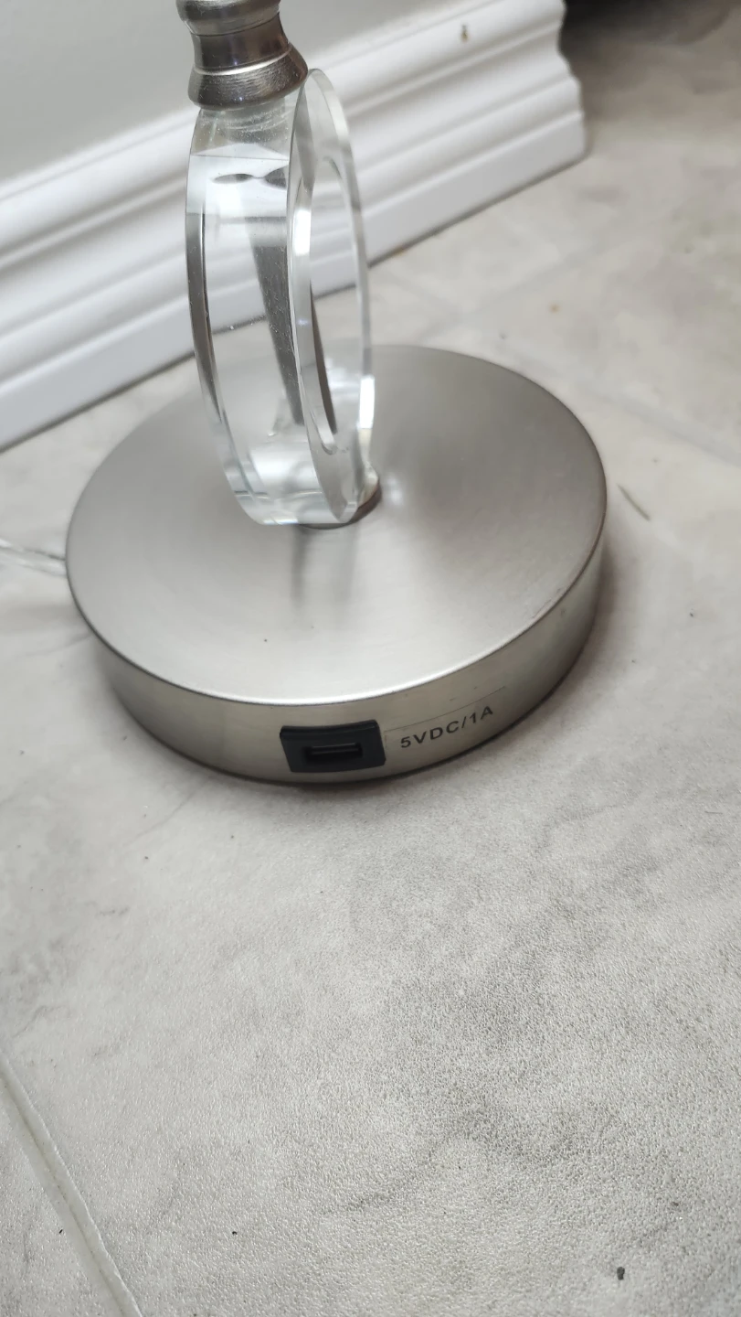 Table Lamp with USB Charging Port - photo 2